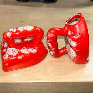 Iron shaped speckled bud vase set of two Red vintage